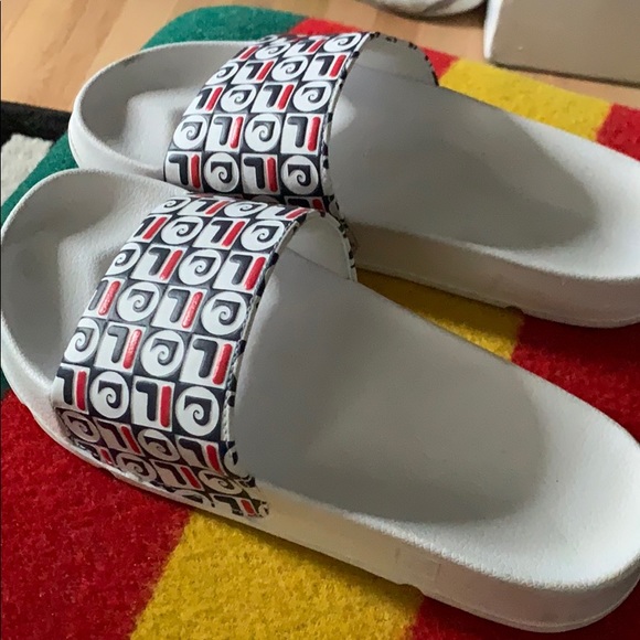 Nearly new fila x Pierre Cardin pool slide sandals - Picture 1 of 7